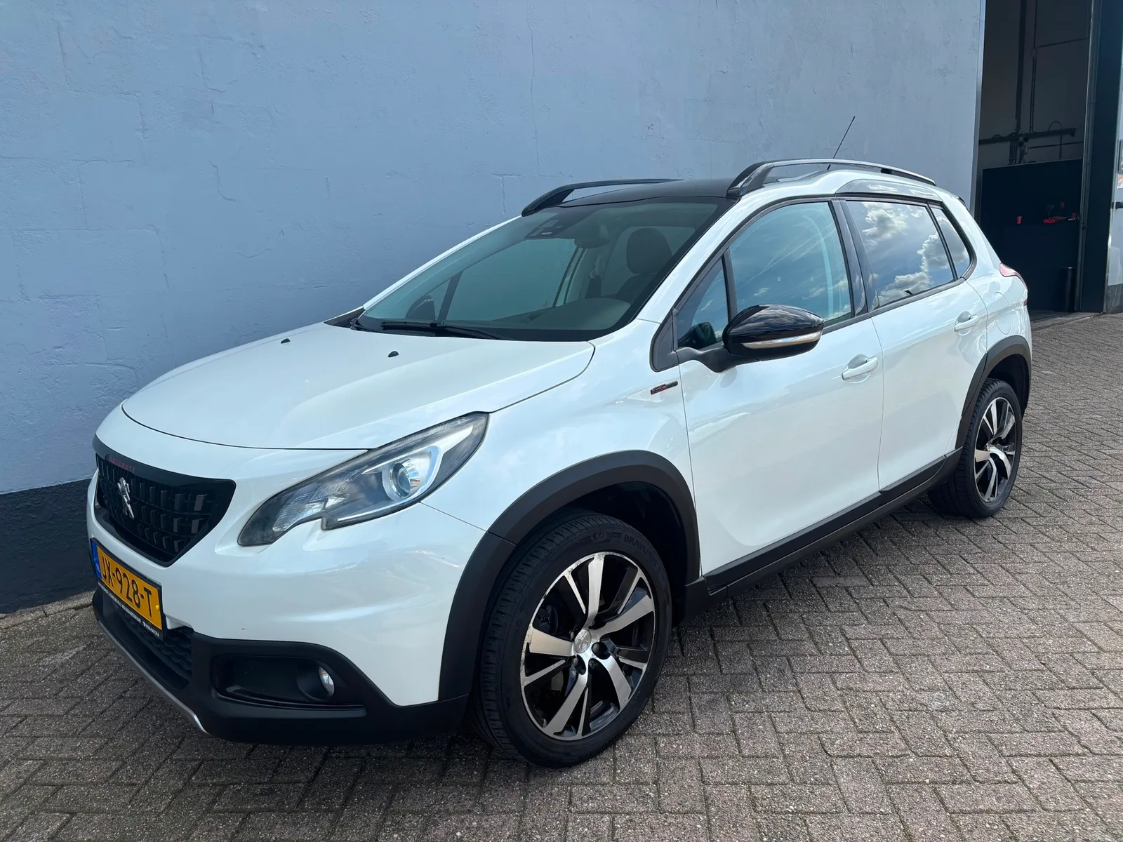 Peugeot 2008 (2016) — foto 1