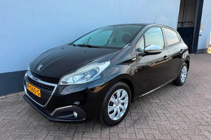 Peugeot 208 (2015)