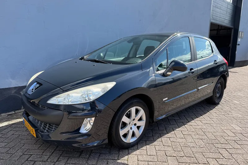 Peugeot 308 (2011)