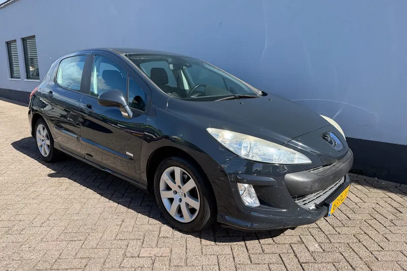 Peugeot 308 (2011)
