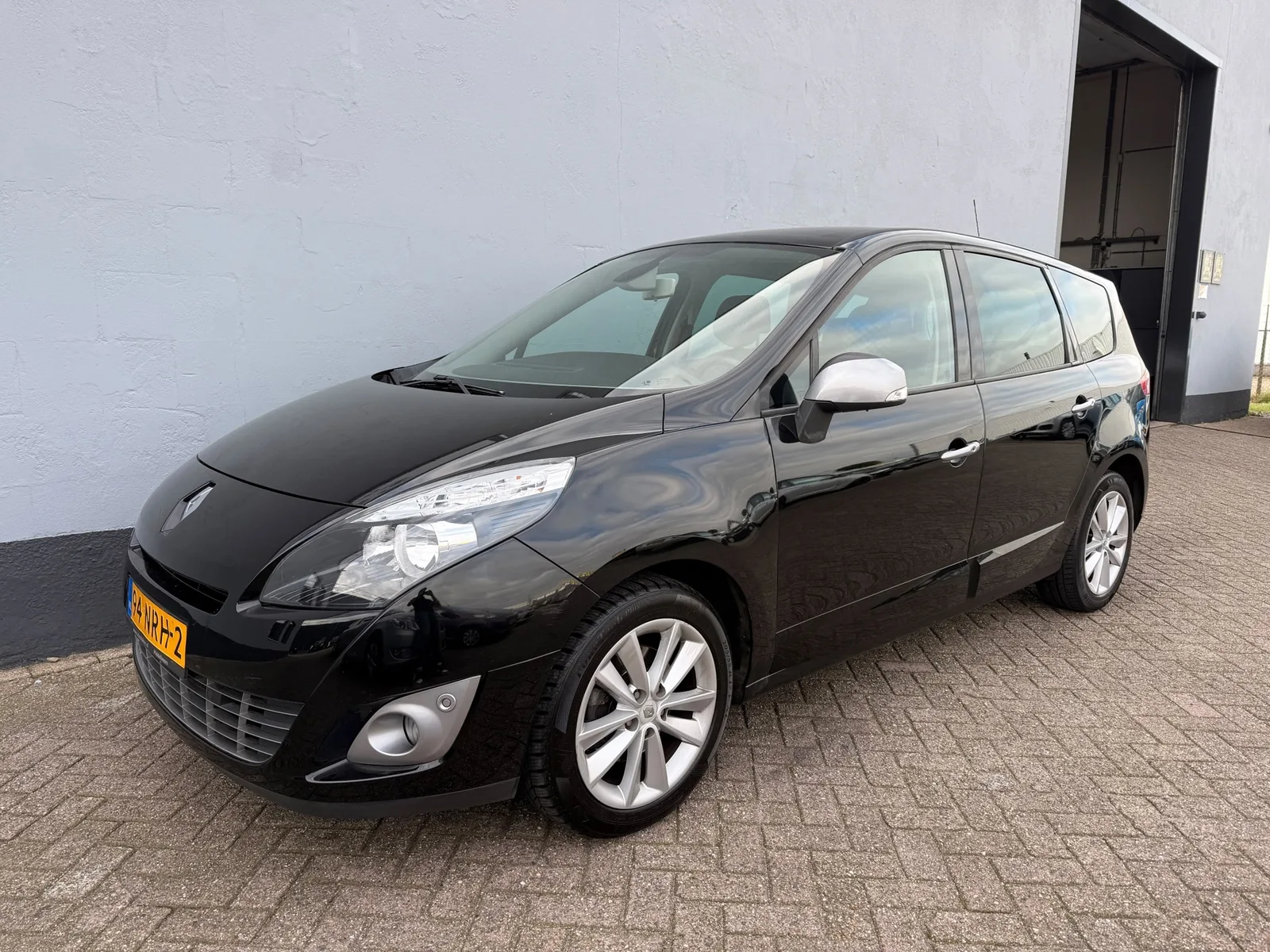 Renault Grand Scénic (2010) — foto 1