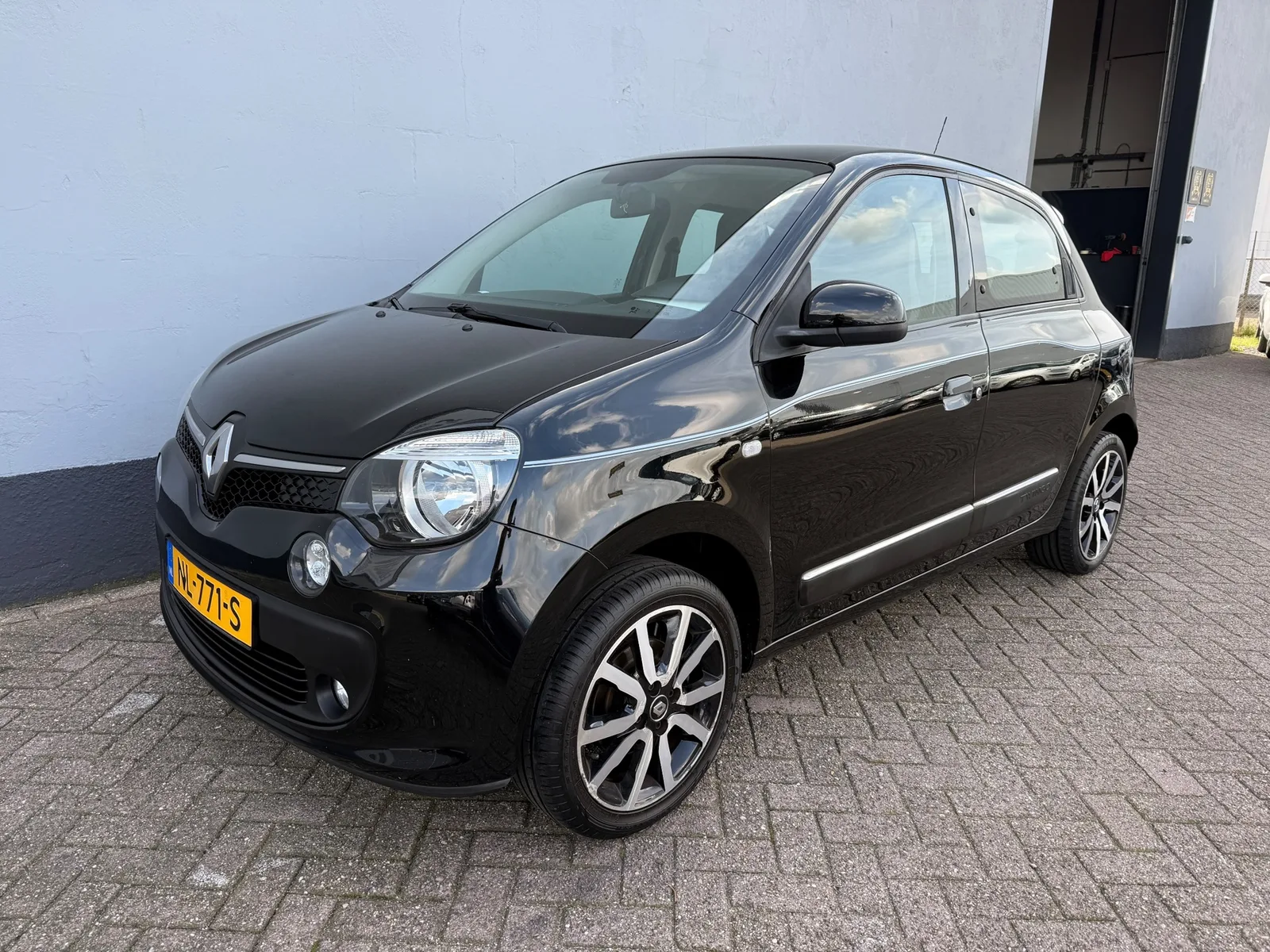 Renault Twingo (2017) — foto 1