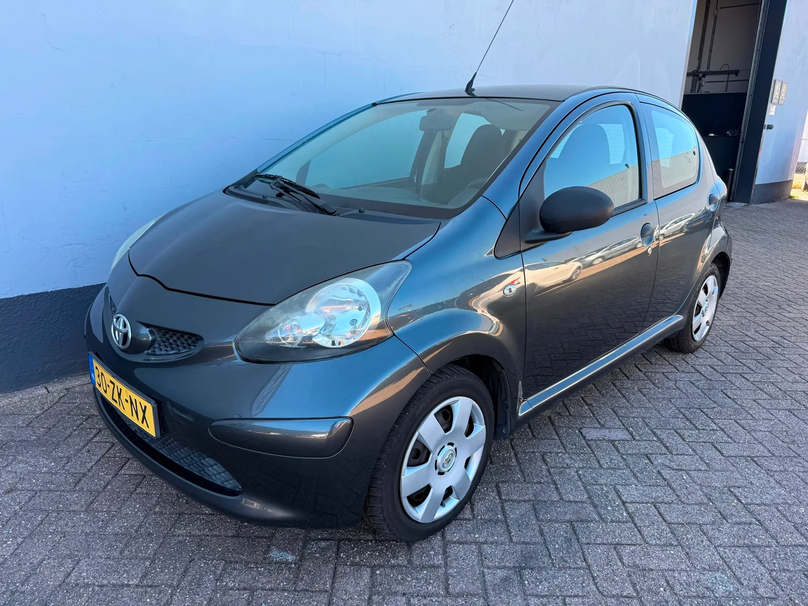 Toyota Aygo (2008) — foto 1