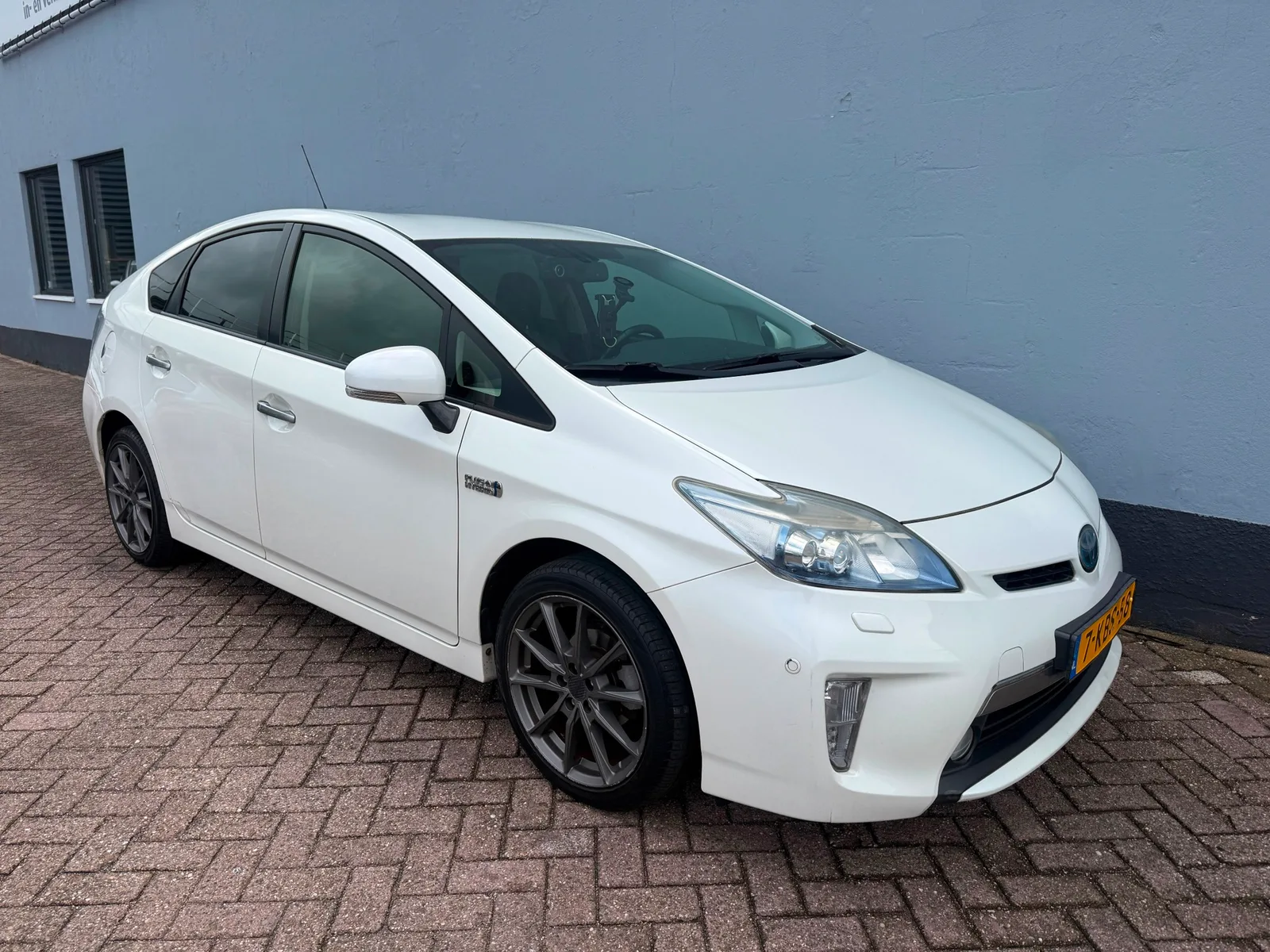 Toyota Prius (2013) — foto 1