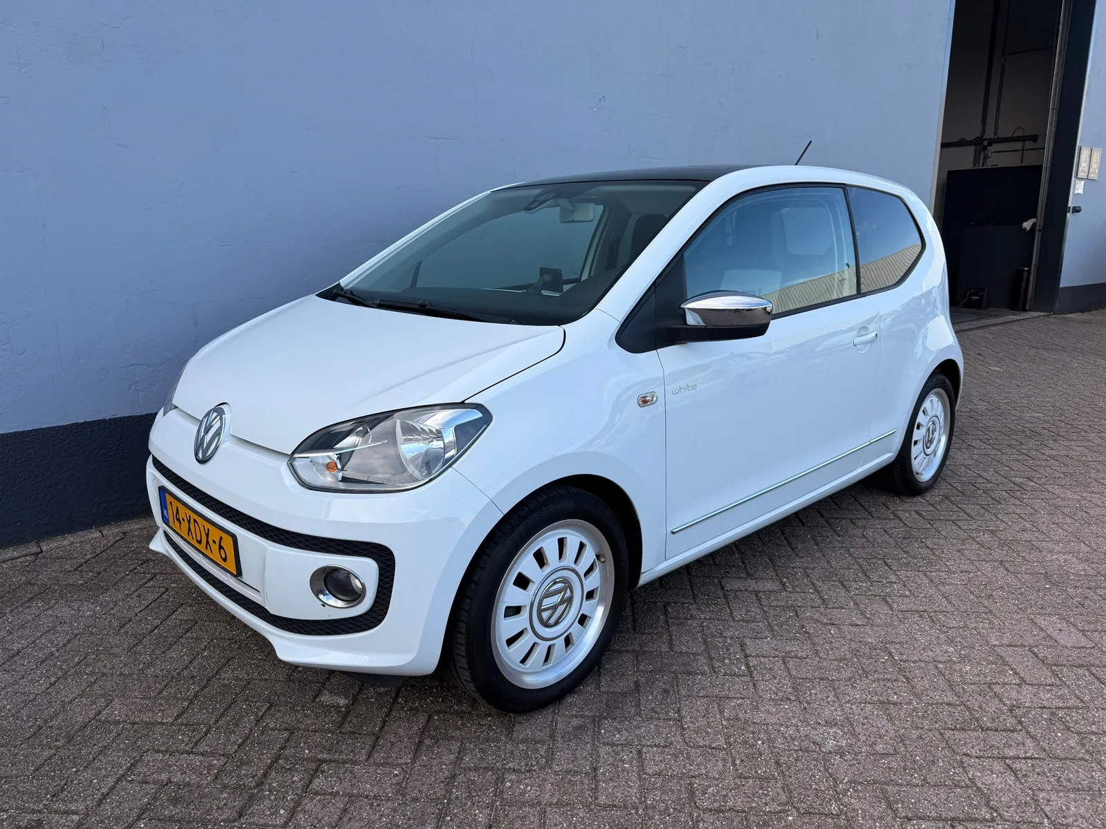 Volkswagen Up! (2012) — foto 1