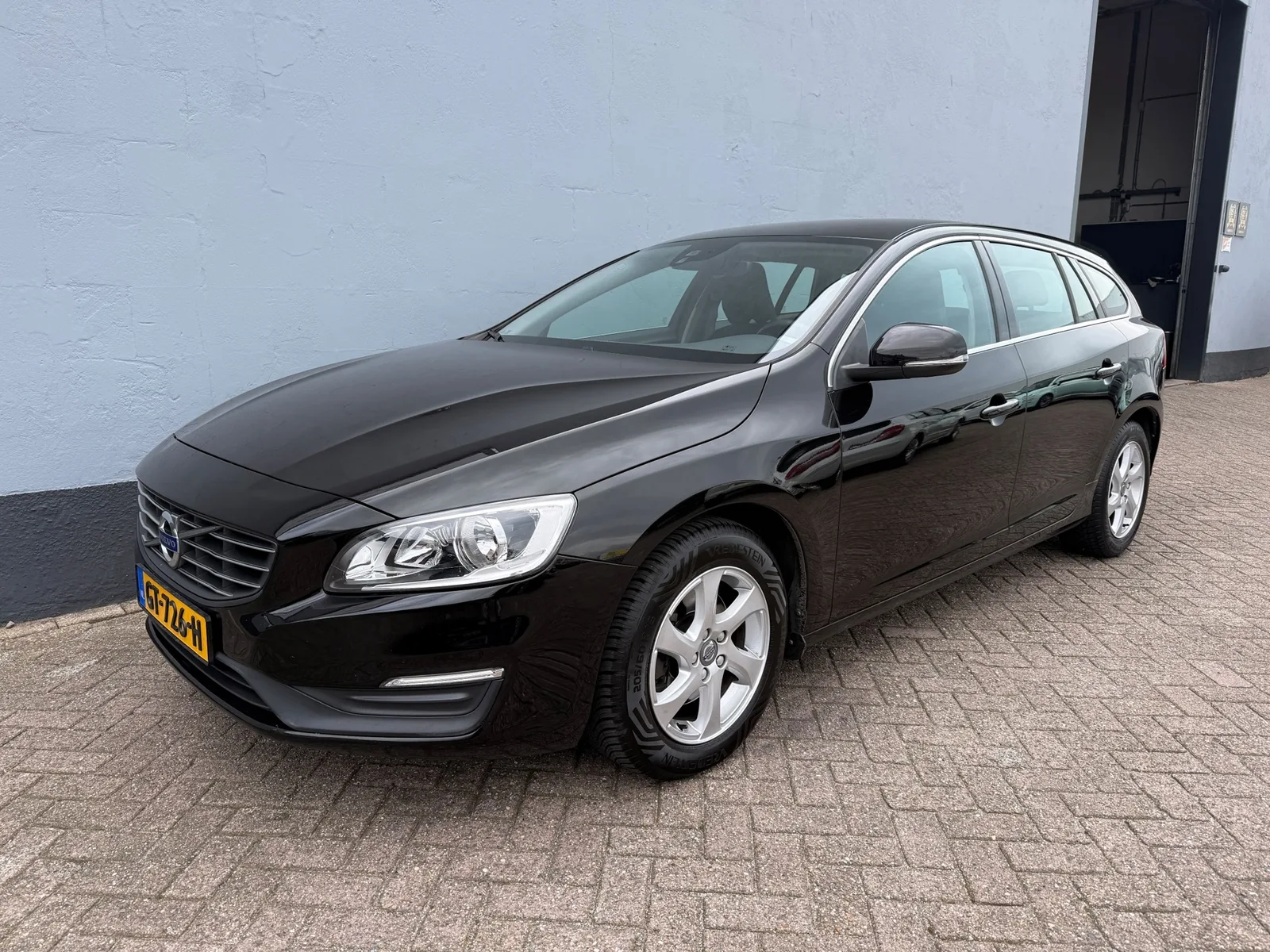 Volvo V60 (2015) — foto 1