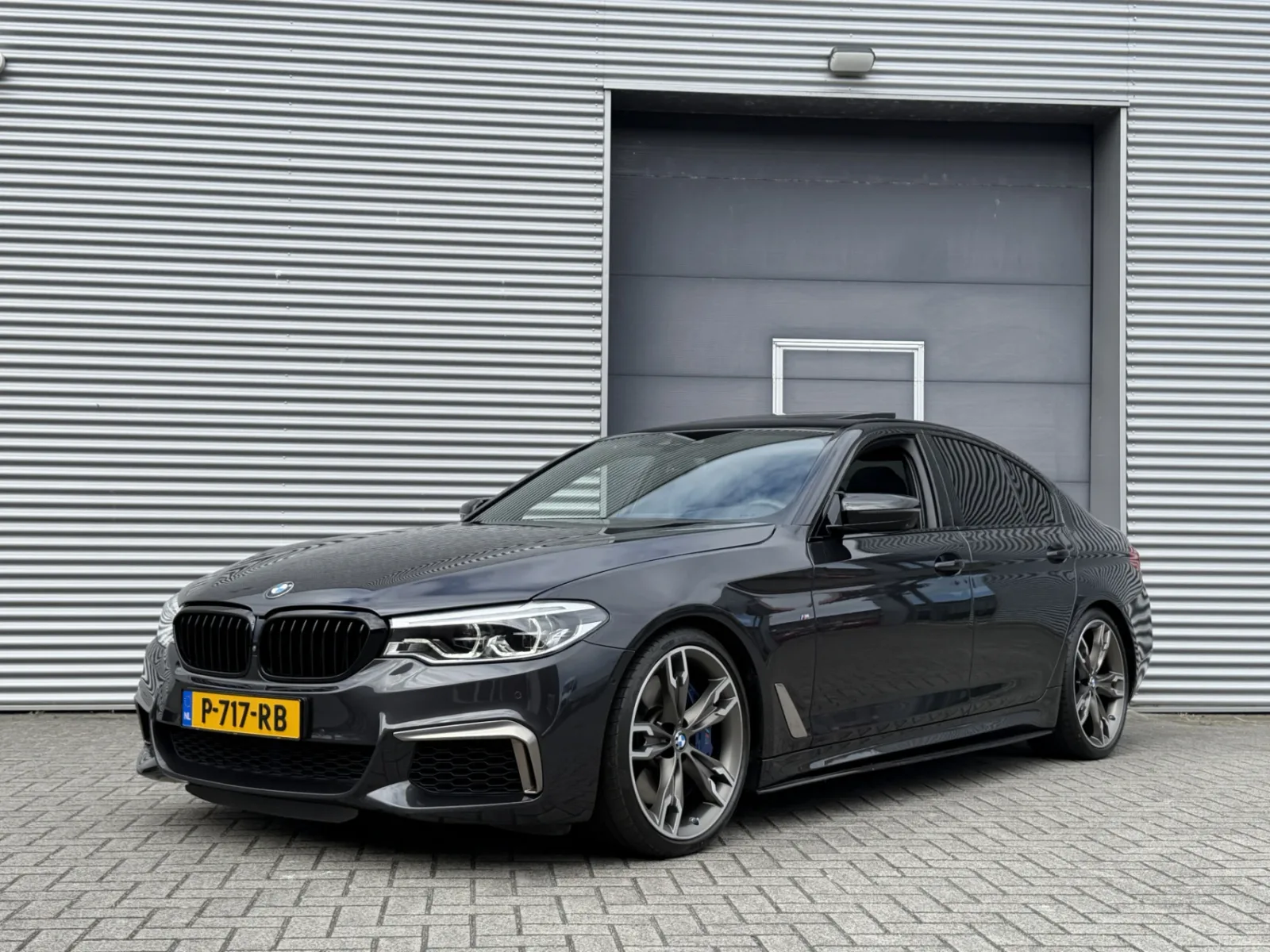 BMW 5-Serie (2017) — foto 1