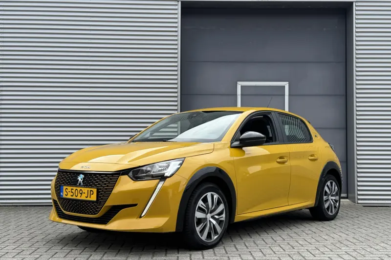 Peugeot e-208 (2023)