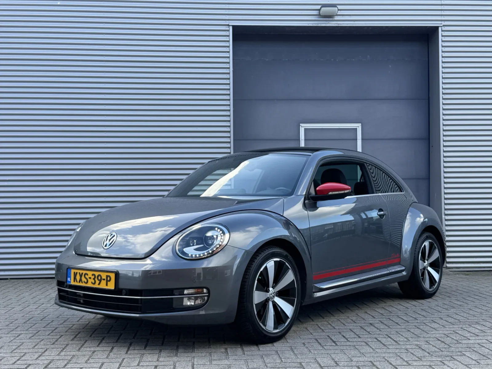 Volkswagen Beetle (2015) — foto 1