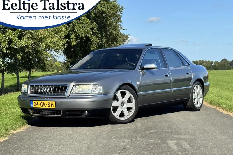 Audi S8 (2001)