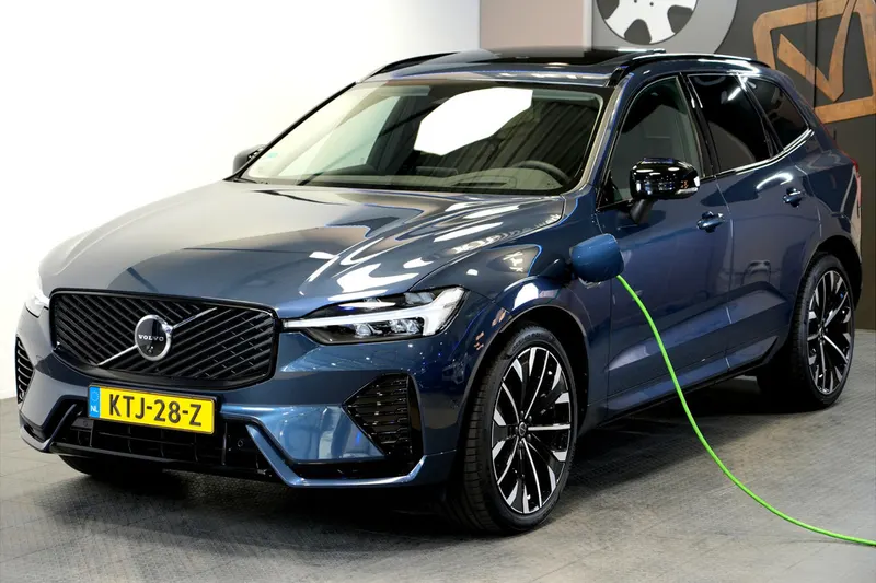 Volvo XC60 (2025)