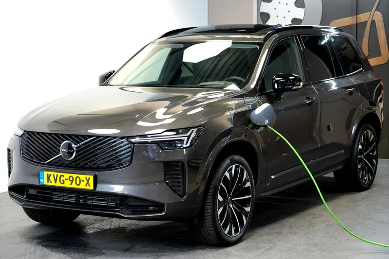 Volvo XC90 (2025)