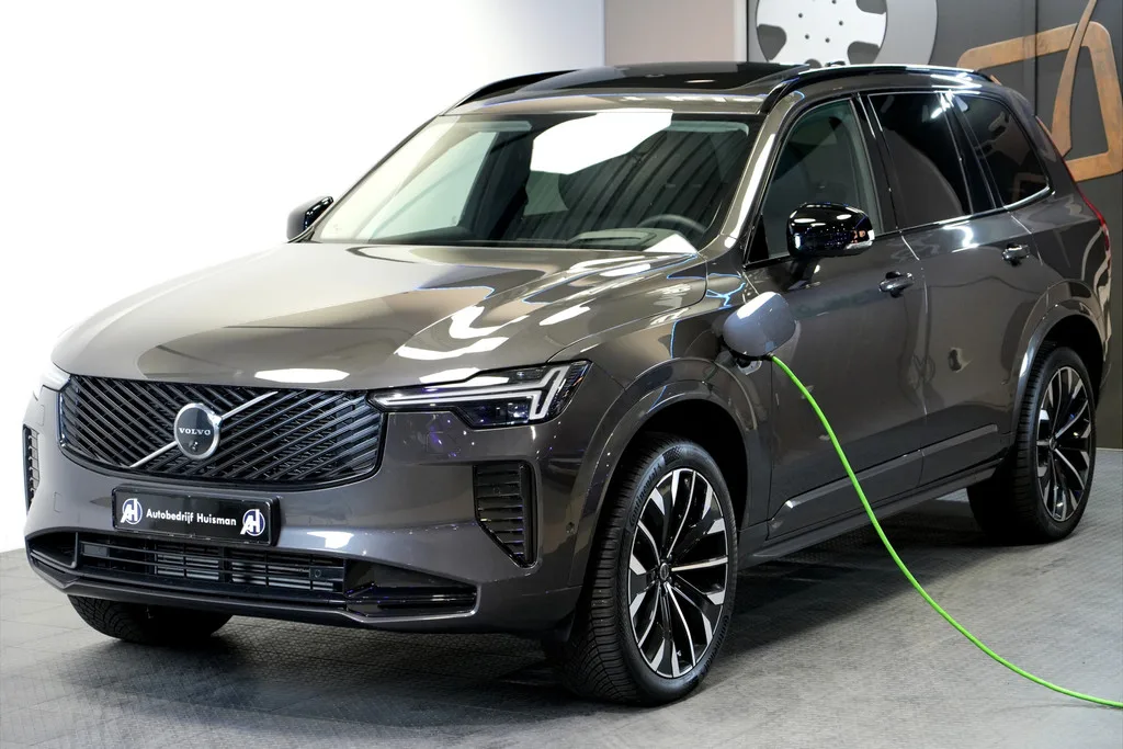 Volvo XC90 (2025) — foto 1