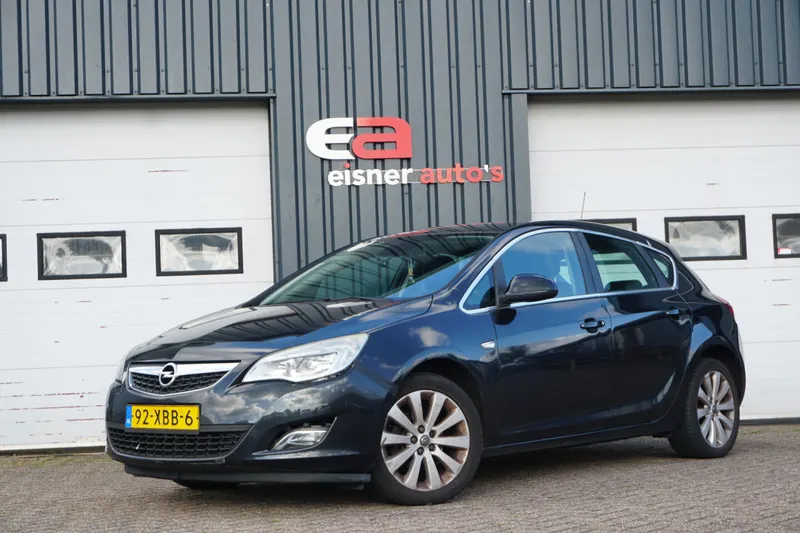 Opel Astra (2012)