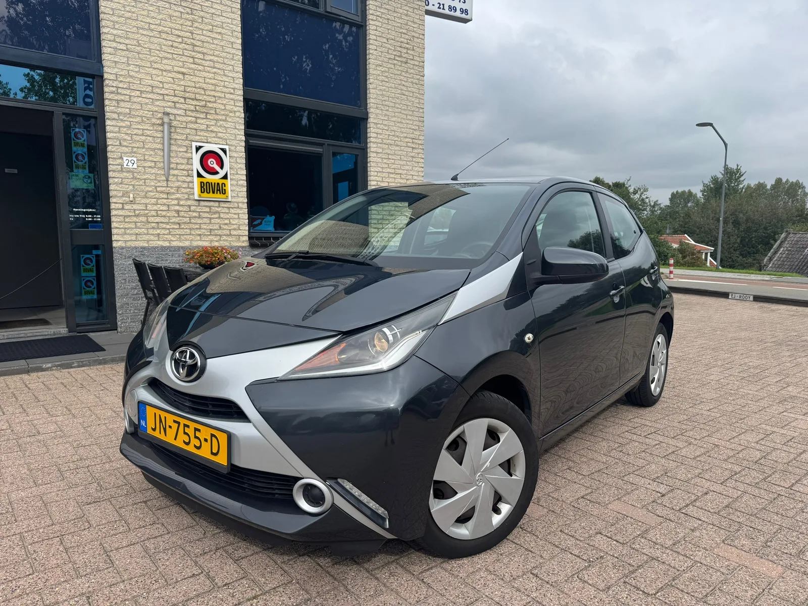 Toyota Aygo (2016) — foto 1