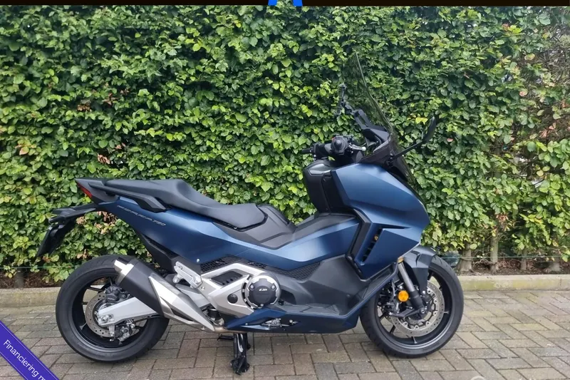 Honda Forza 750 (2024)