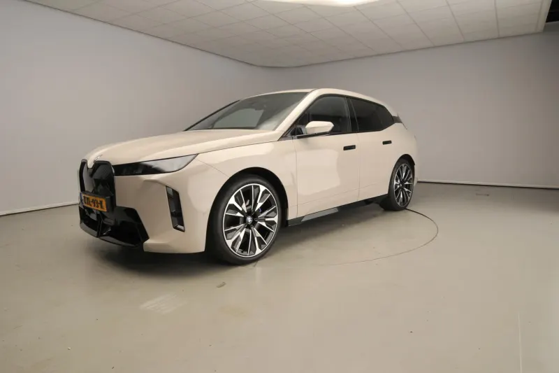 BMW iX (2026)