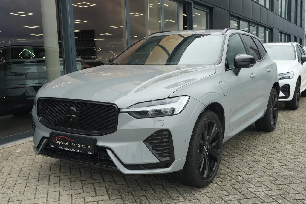 Volvo XC60 (2025) — foto 1
