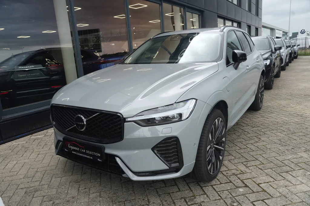 Volvo XC60 (2025) — foto 1