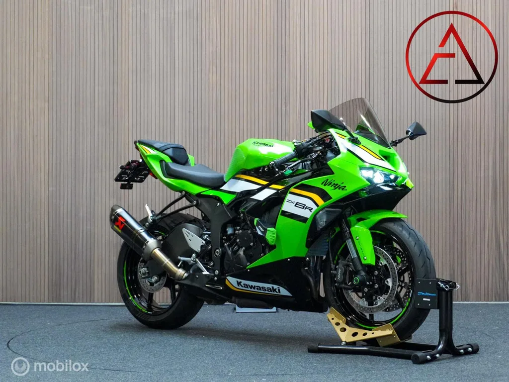 Kawasaki Ninja ZX-6R (2025) — foto 1