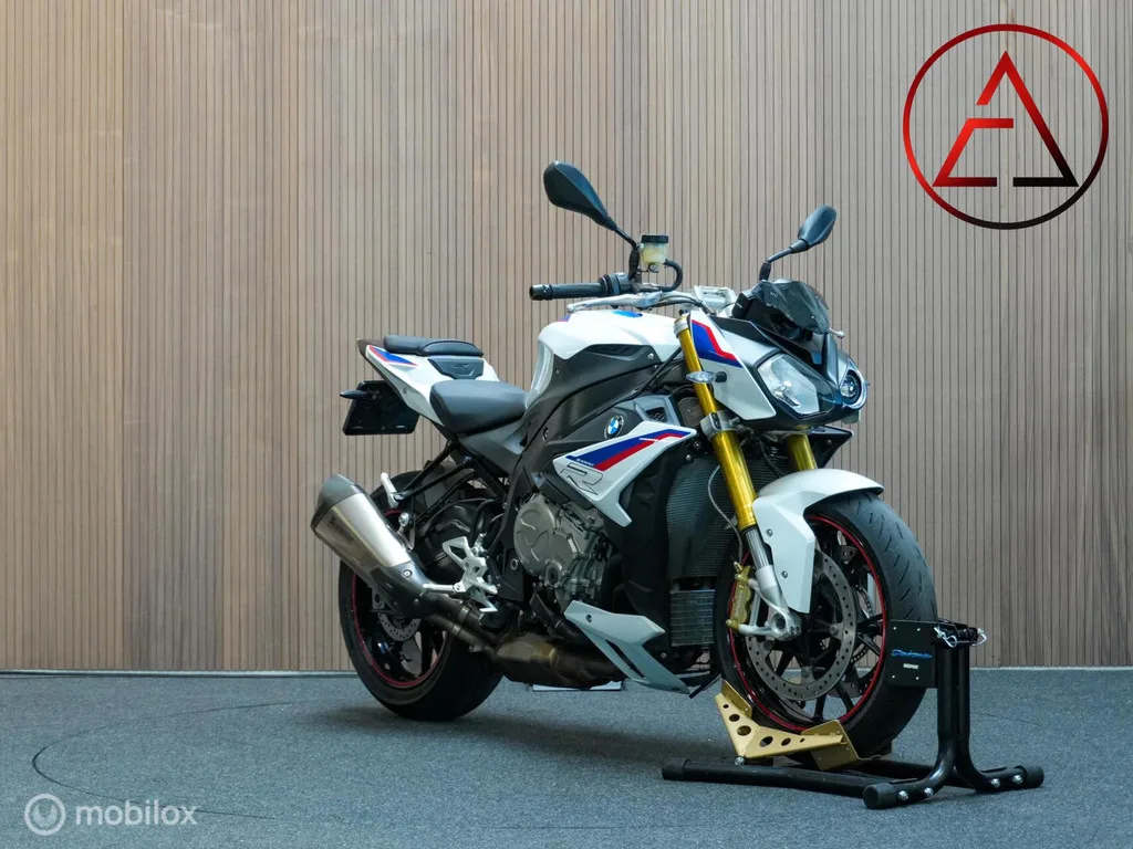 BMW S 1000 R (2018) — foto 1