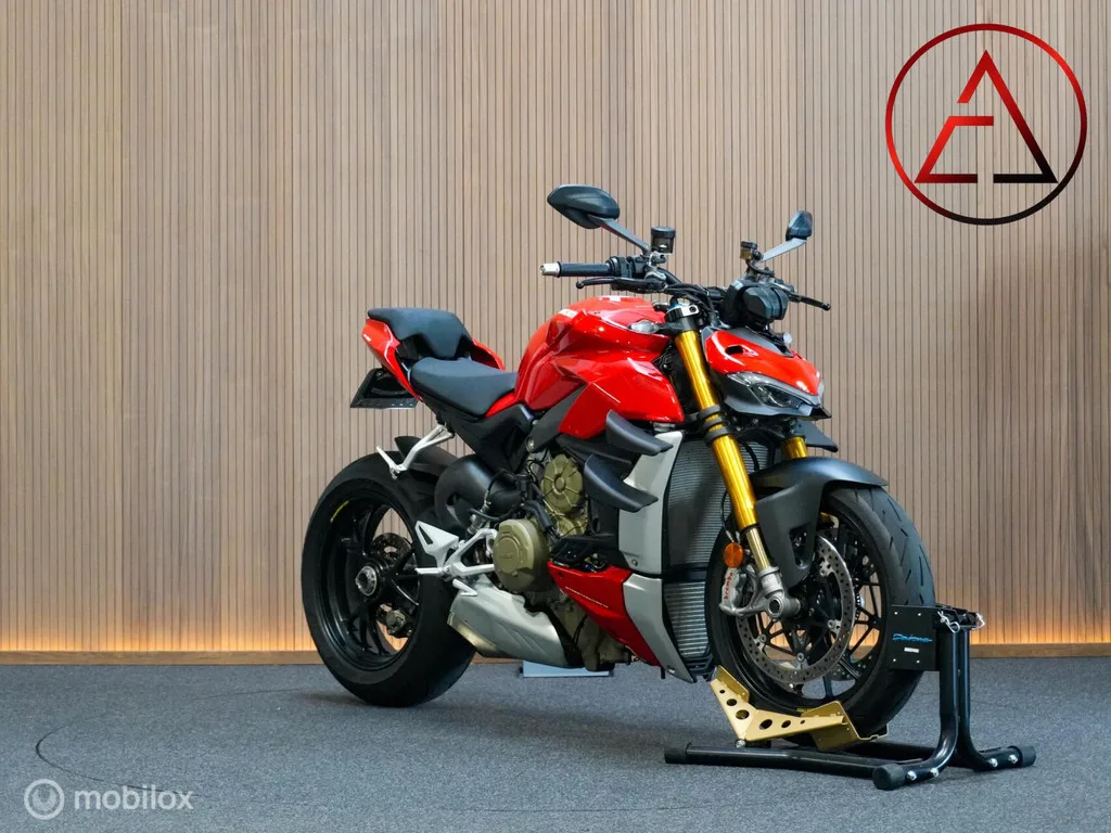 Ducati Streetfighter V4S (2023) — foto 1