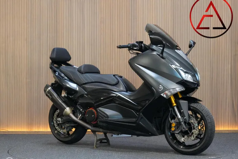 Yamaha 530 TMAX Iron Max (2016)