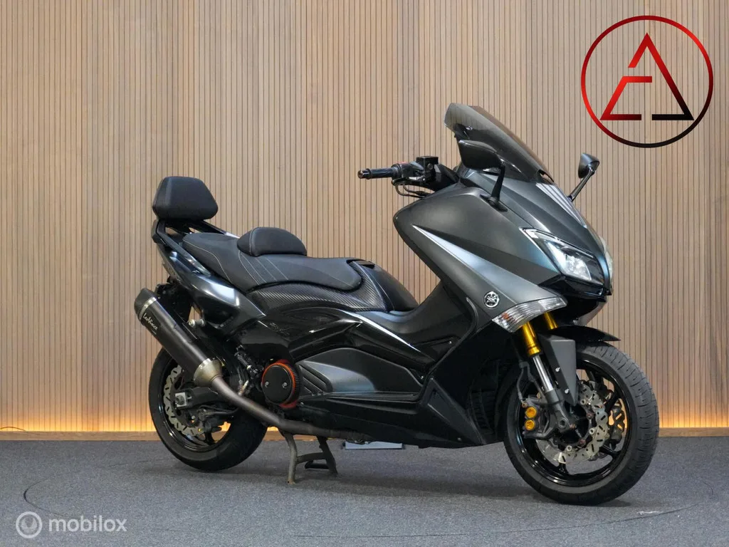 Yamaha 530 TMAX Iron Max (2016) — foto 1