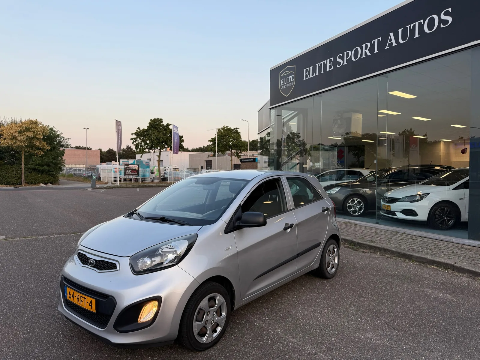 Kia Picanto (2011) — foto 1