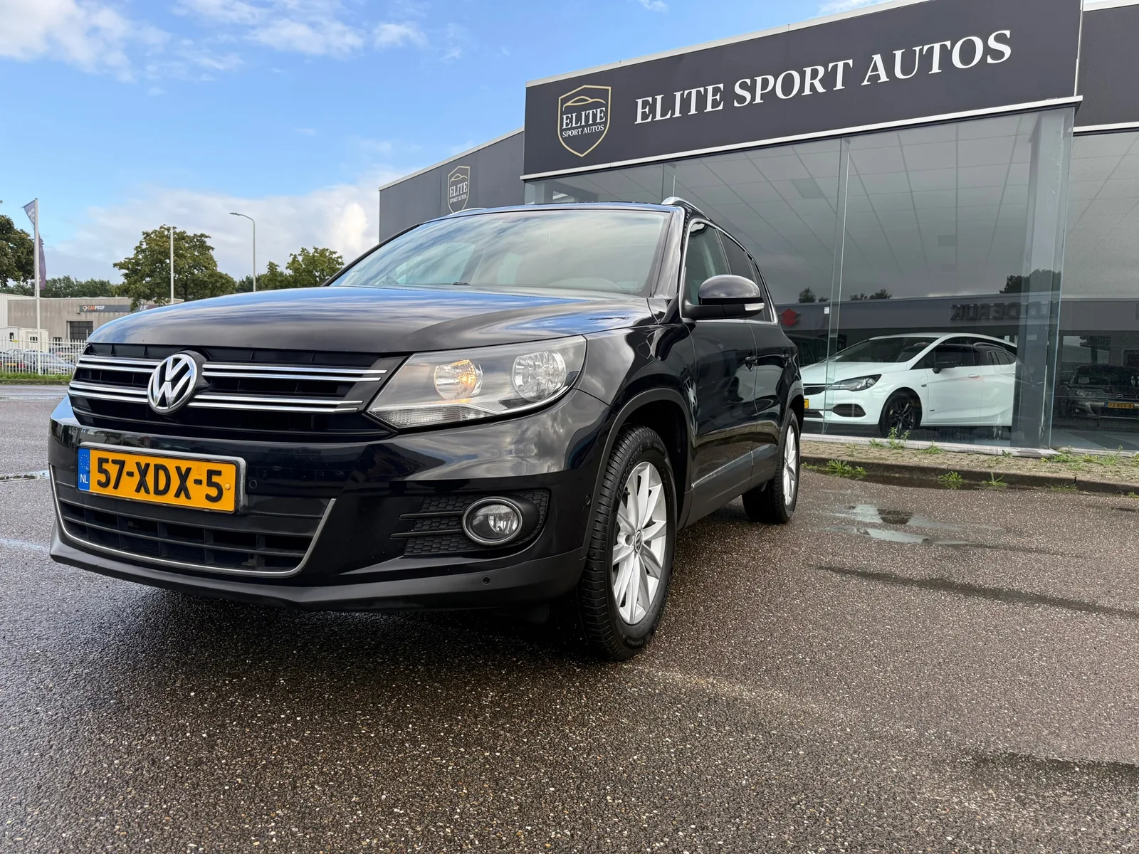 Volkswagen Tiguan (2012) — foto 1