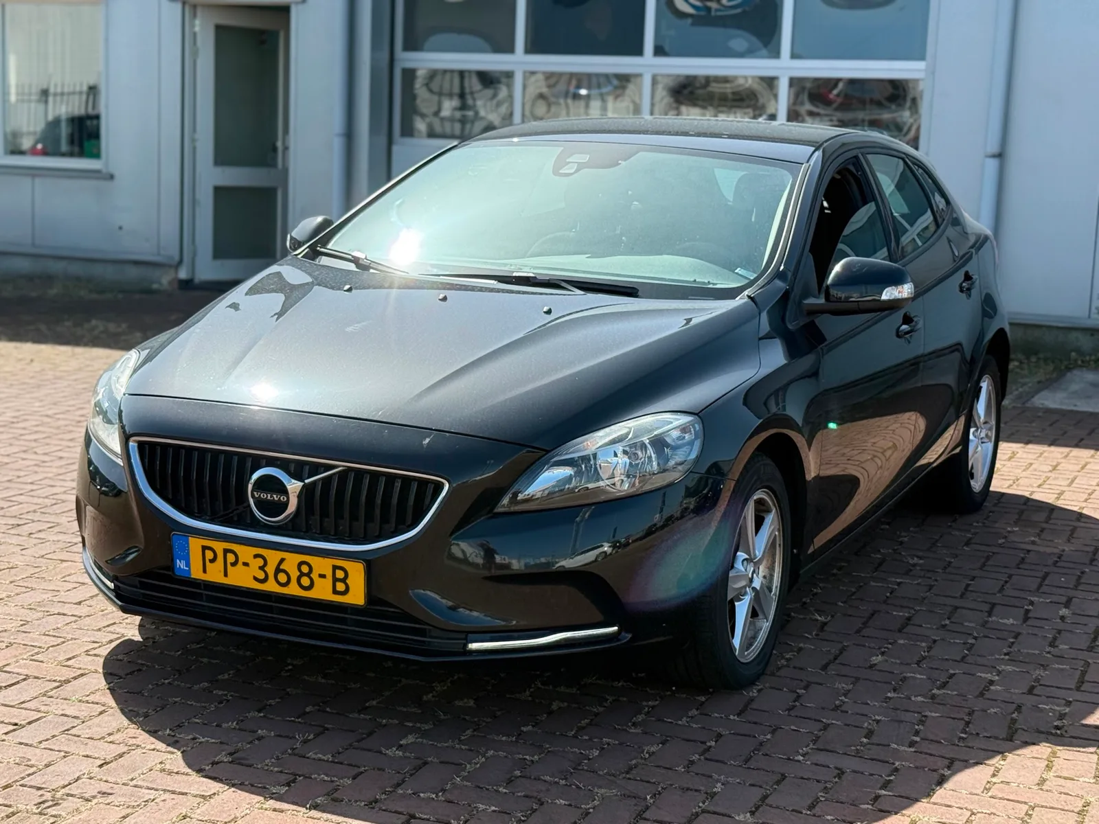 Volvo V40 (2016) — foto 1