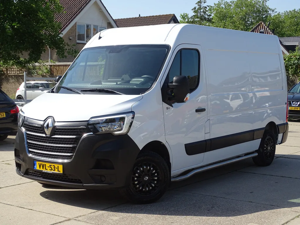 Renault Master (2023) — foto 1