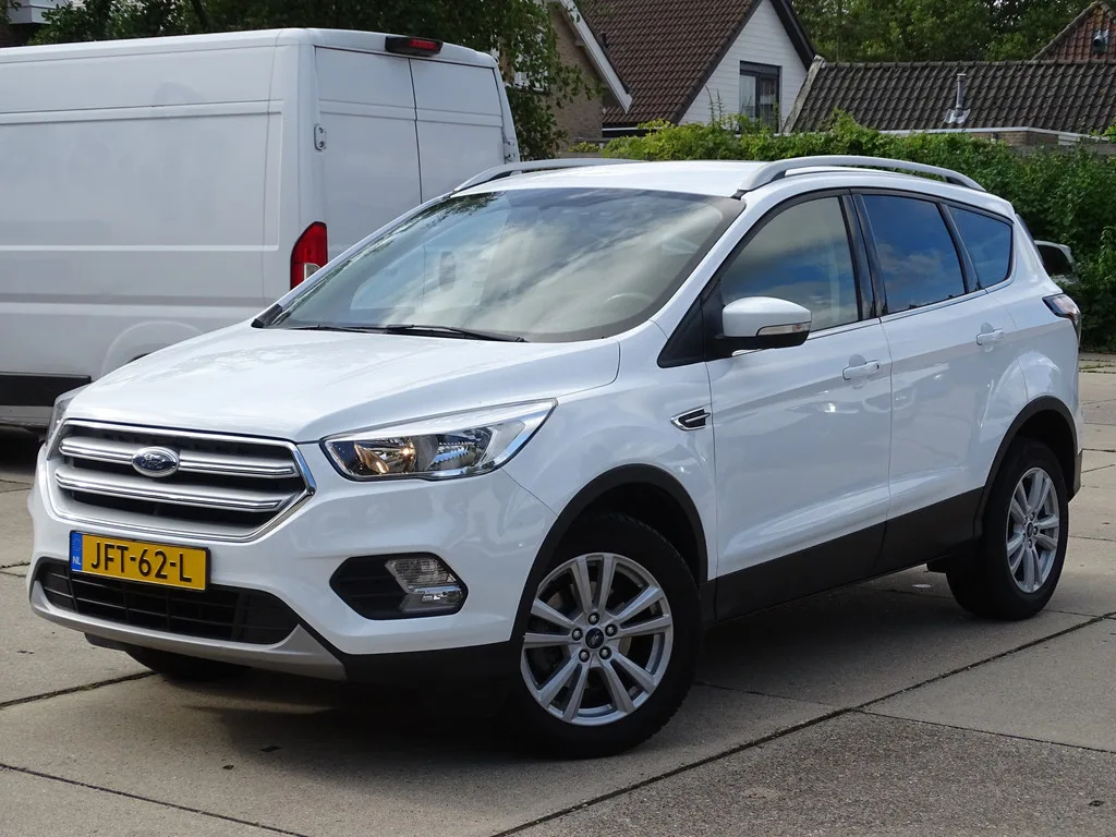 Ford Kuga (2018) — foto 1