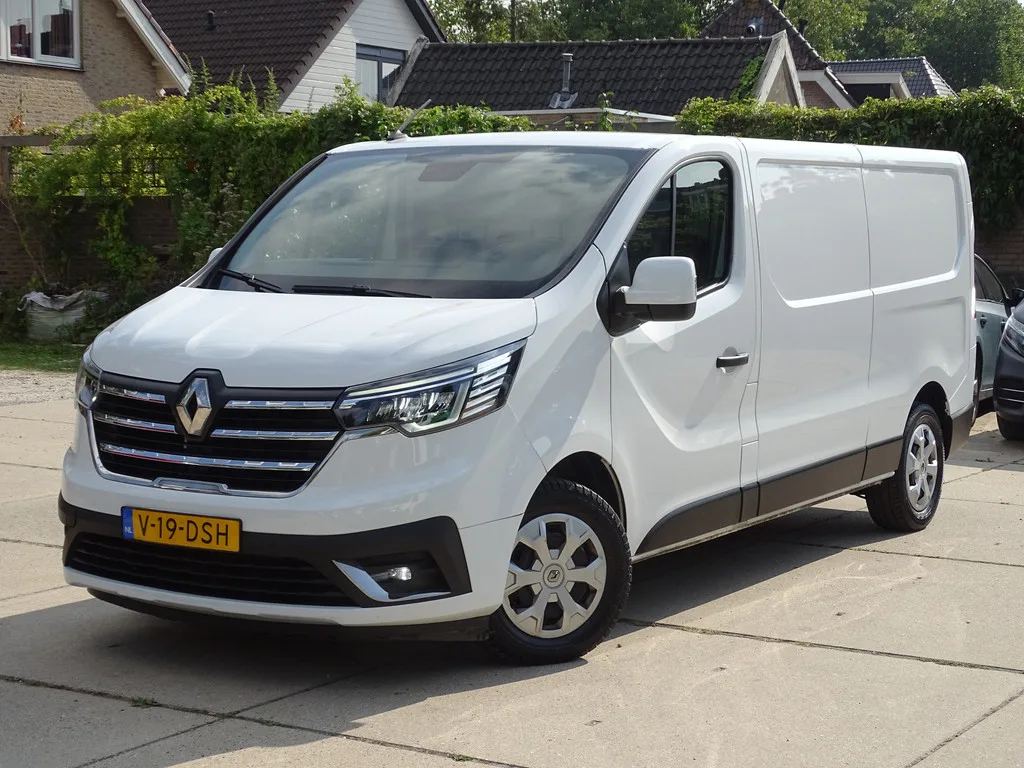 Renault Trafic (2024) — foto 1