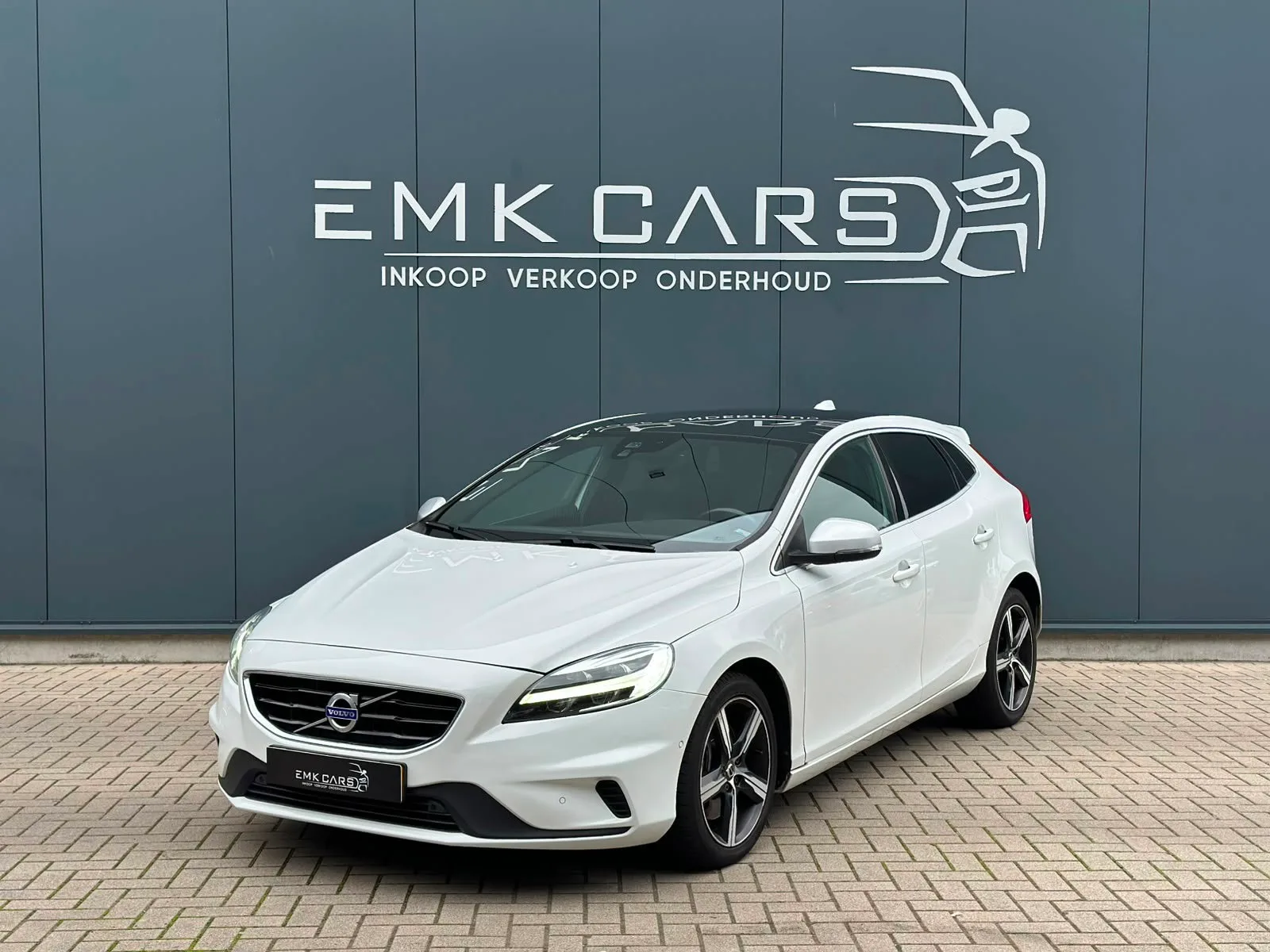 Volvo V40 (2019) — foto 1