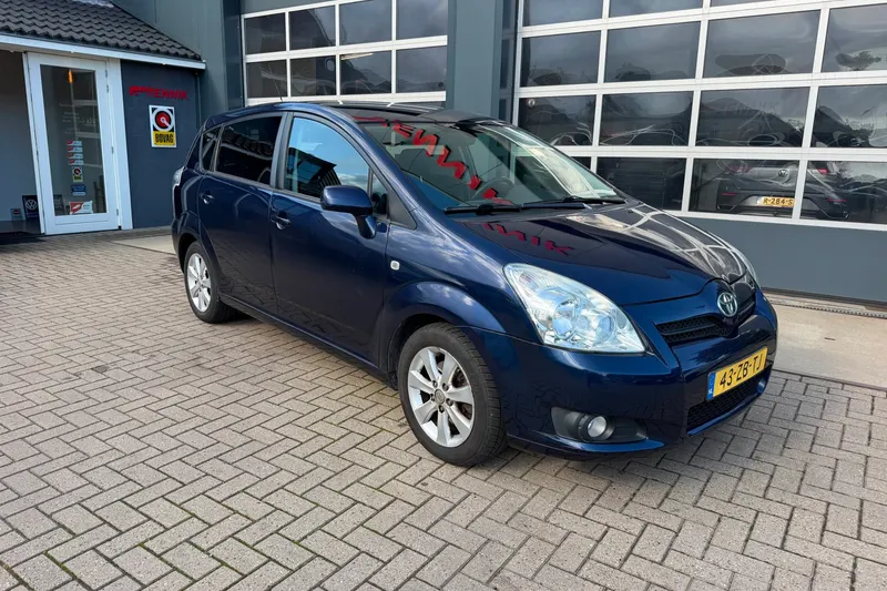 Toyota Verso (2008)