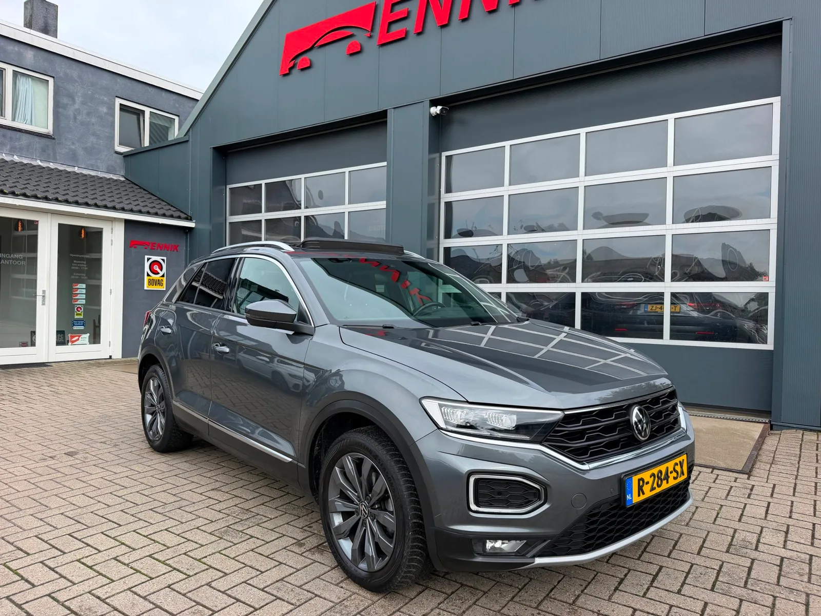 Volkswagen T-Roc (2022) — foto 1