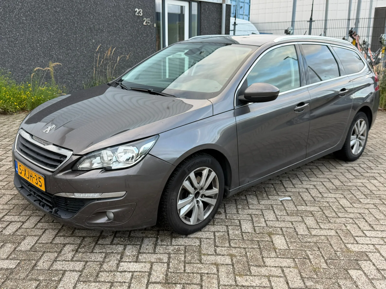 Peugeot 308 (2014) — foto 1