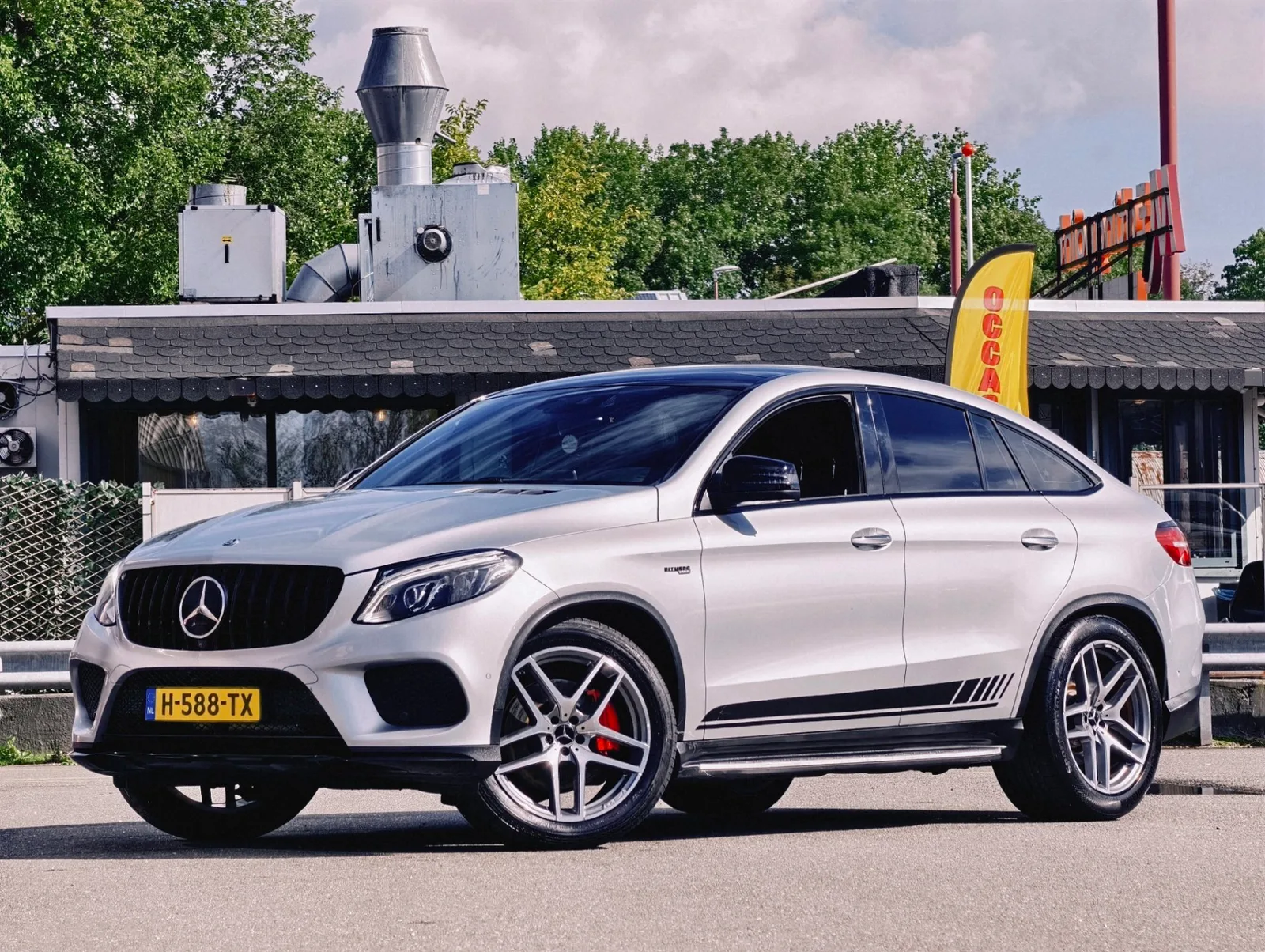 Mercedes-Benz GLE (2016) — foto 1