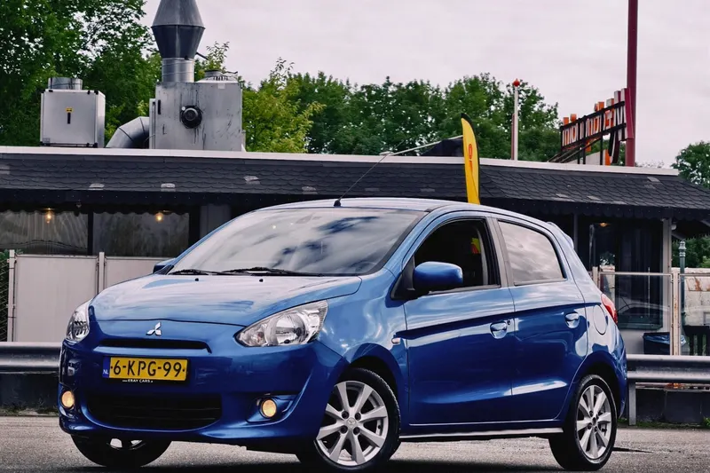 Mitsubishi Space Star (2013)