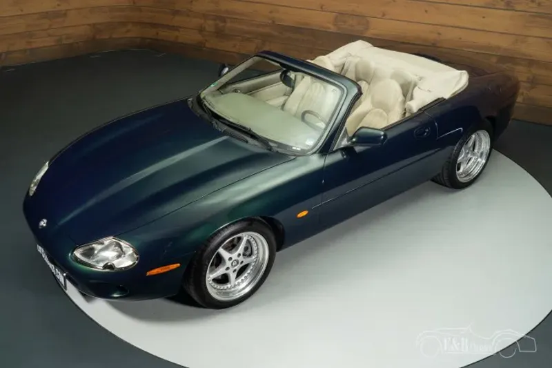 Jaguar XK8 (1998)