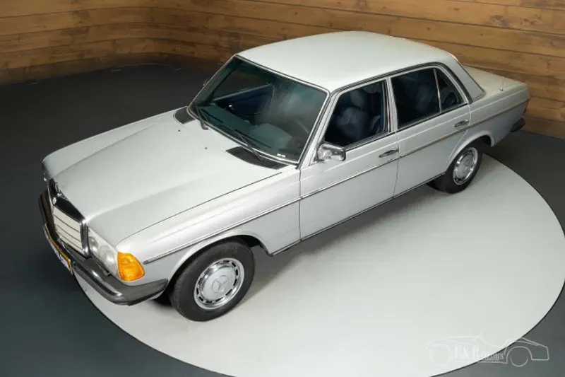 Mercedes-Benz 200-Serie (1978)