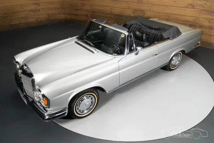 Mercedes-Benz 200-Serie (1969) — foto 1