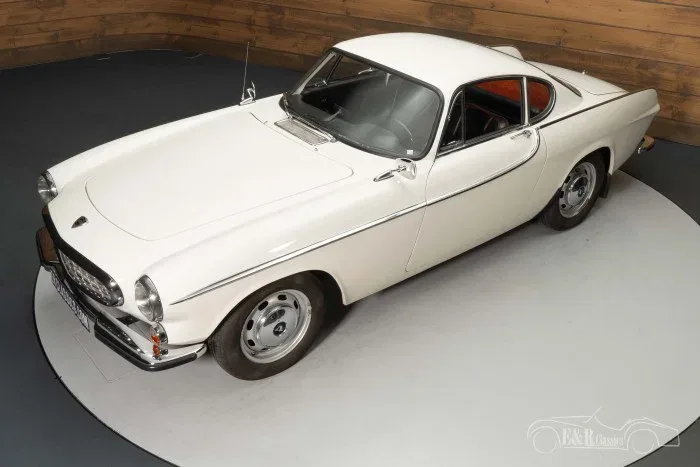 Volvo P1800 (1965) — foto 1