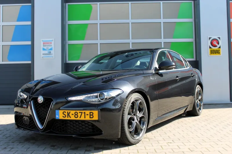 Alfa Romeo Giulia (2016)