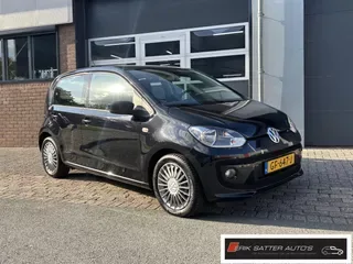 Volkswagen Up! (2015) — foto 1