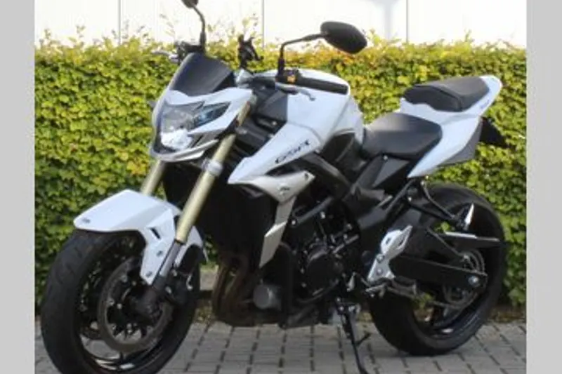 Suzuki GSR750 (2011)