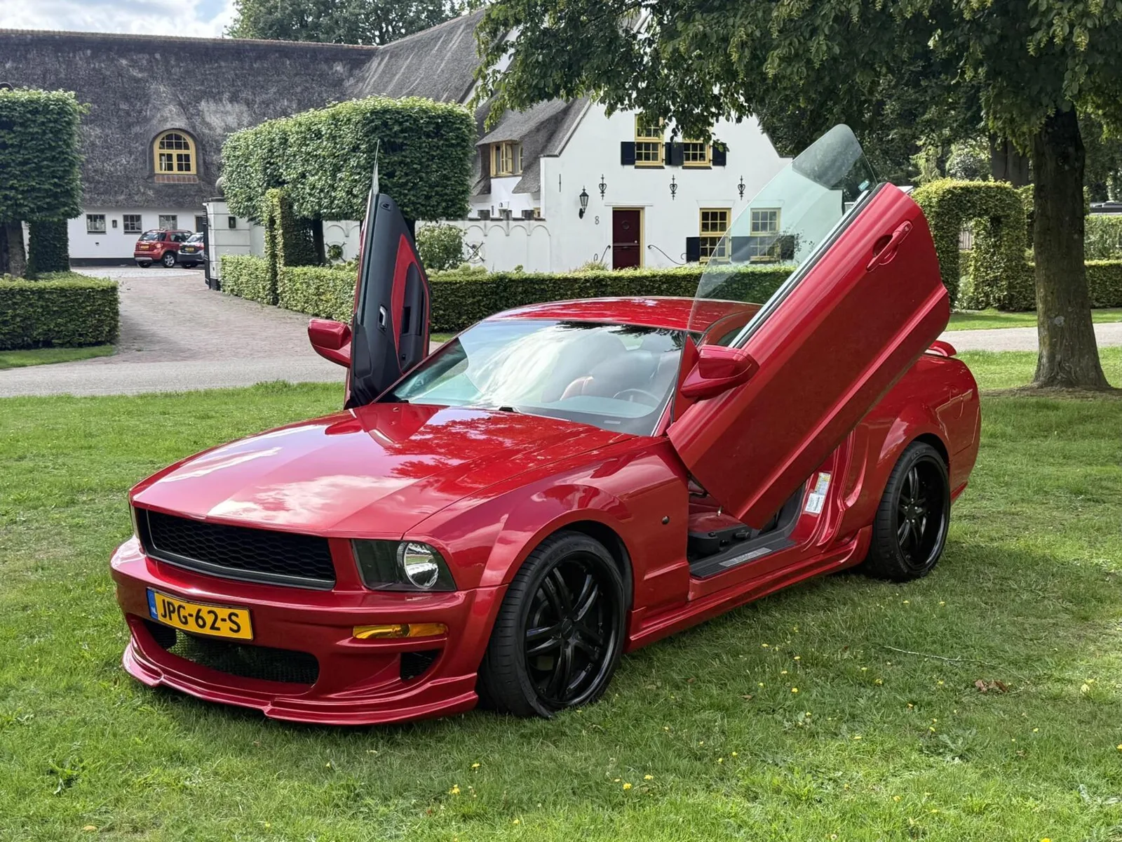 Ford Mustang (2008) — foto 1