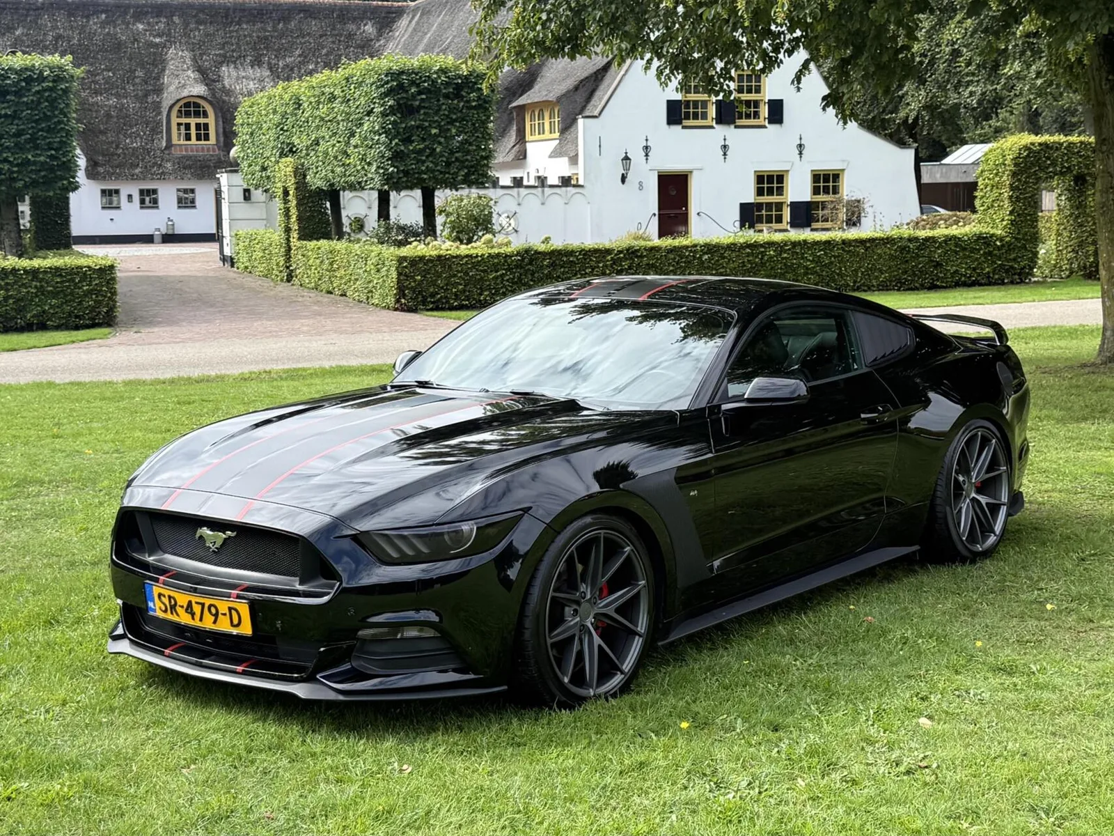 Ford Mustang (2016) — foto 1