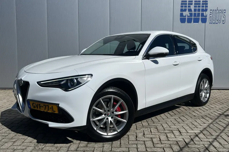 Alfa Romeo Stelvio (2017)